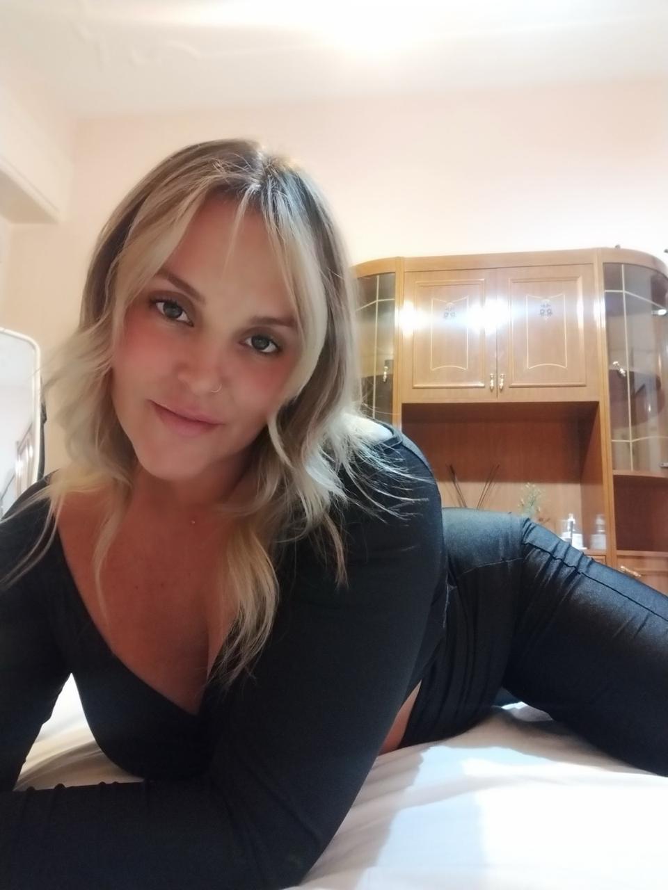 Escort - CAROLINA - Ibiza Tops